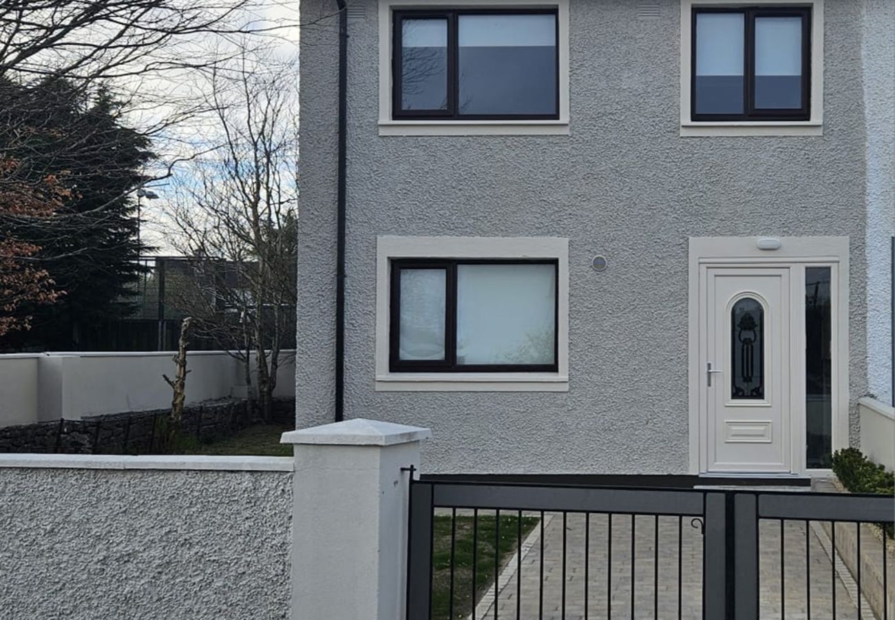 House in Oughterard - Gateway to Connemara 