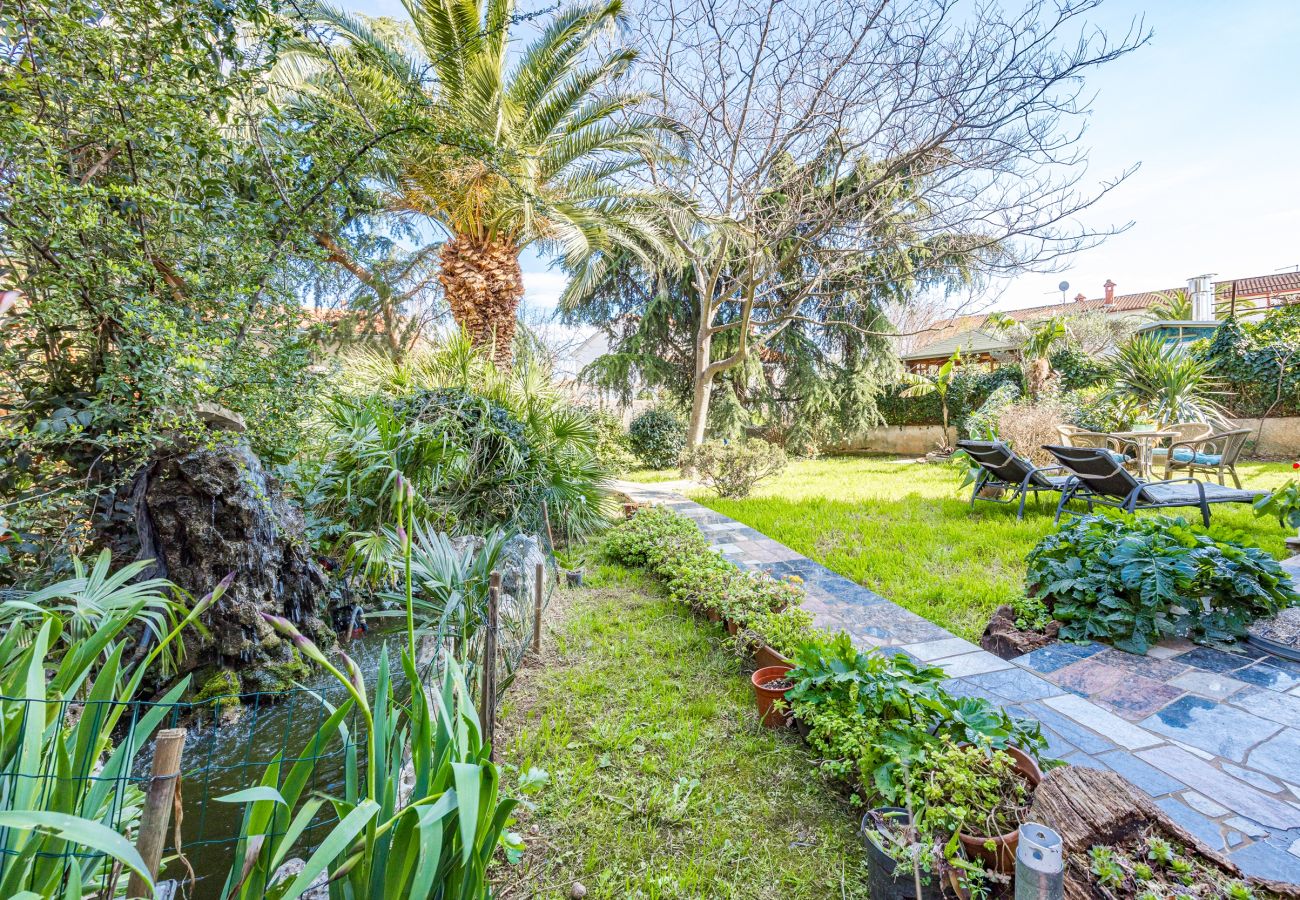 Apartment in Pula - Apartment Rossi Pula with Magical Garden