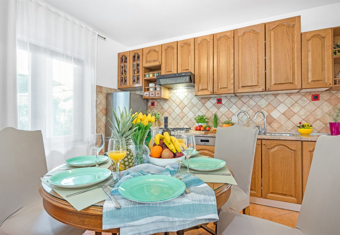 Apartment in Pula - Apartment Rossi Pula with Magical Garden