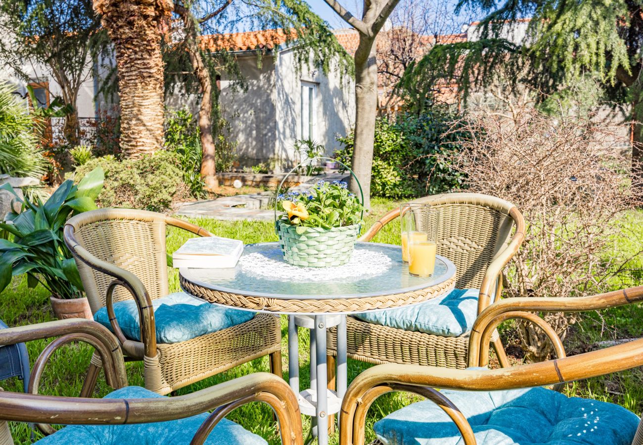 Apartment in Pula - Apartment Rossi Pula with Magical Garden