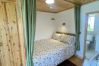 Chalet in Roundstone - Calla Chalet by the Sea Roundstone 