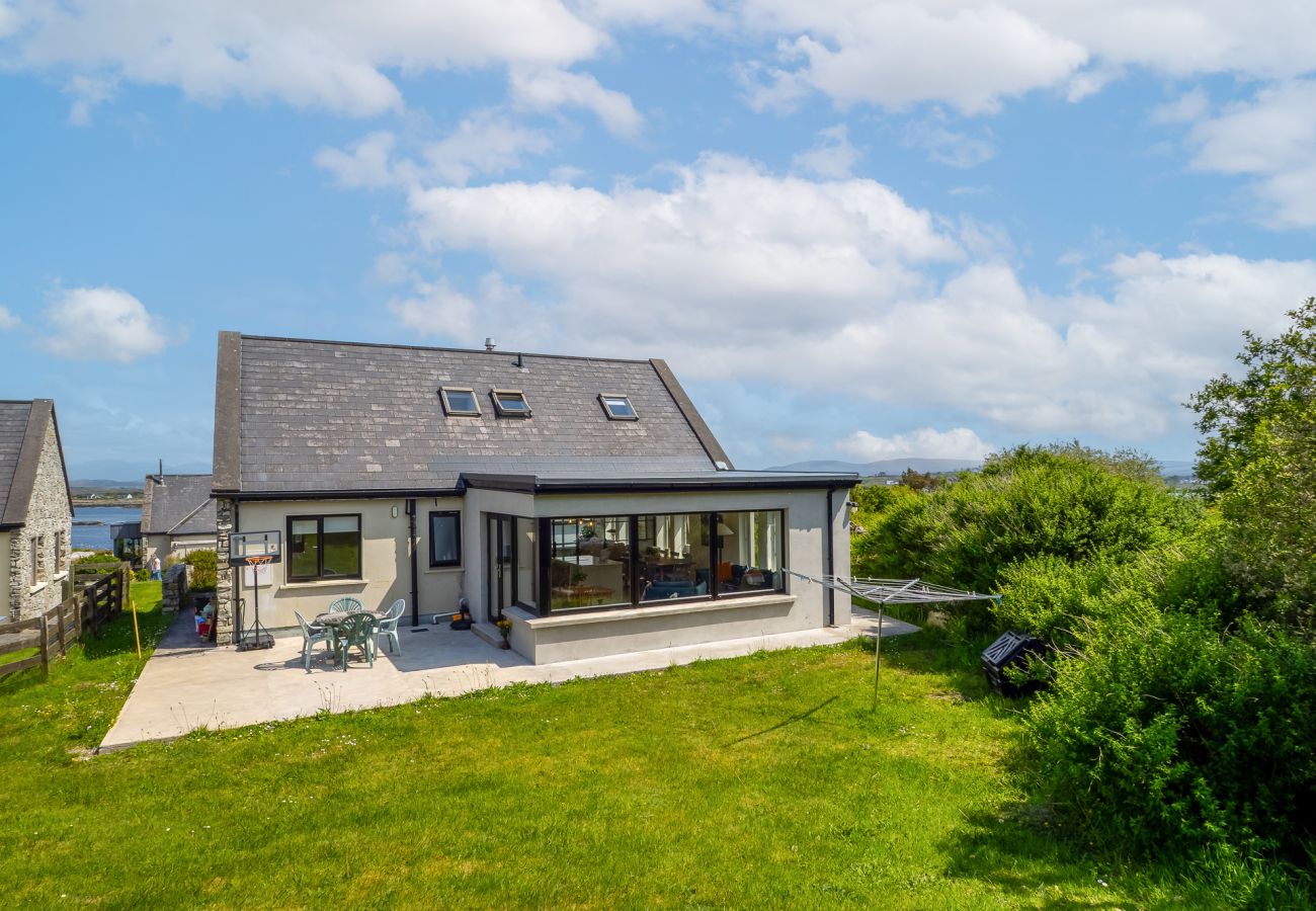 House in Roundstone -  Roundstone Vista 