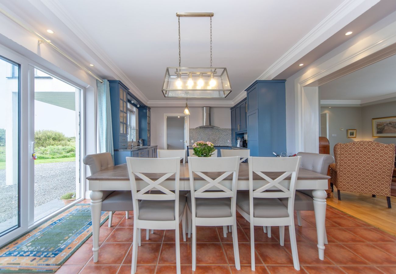 House in Ballyconneely - Grianán, Ballyconneely – Amazing Views and Space