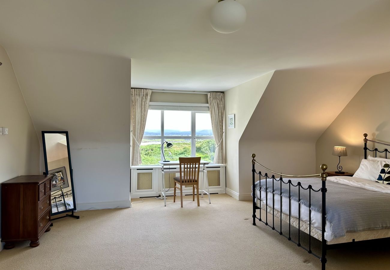 House in Ballyconneely - Grianán, Ballyconneely – Amazing Views and Space