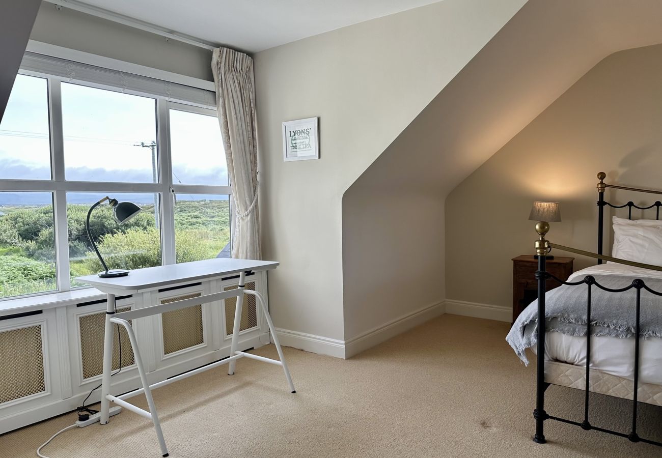 House in Ballyconneely - Grianán, Ballyconneely – Amazing Views and Space