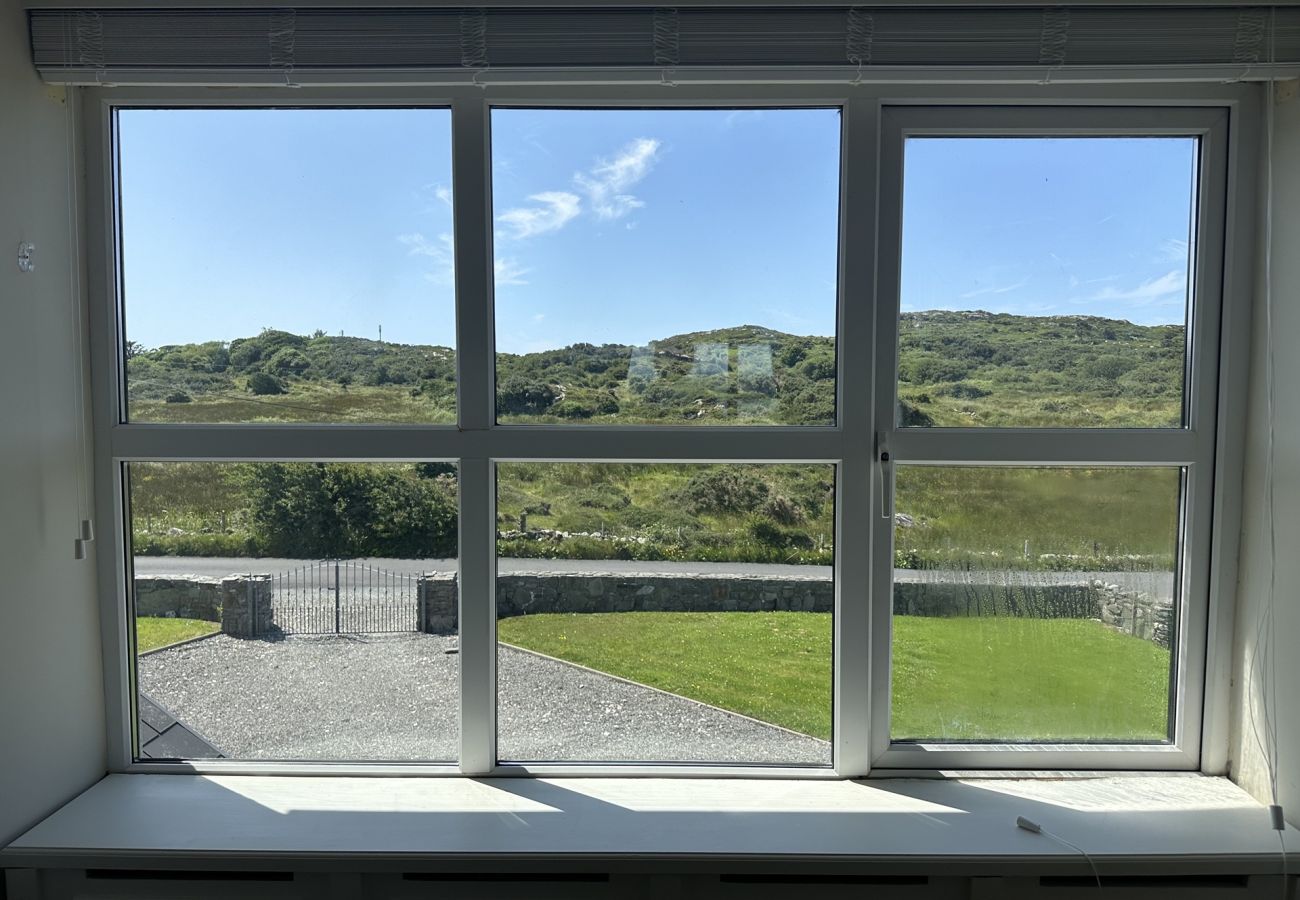 House in Ballyconneely - Grianán, Ballyconneely – Amazing Views and Space