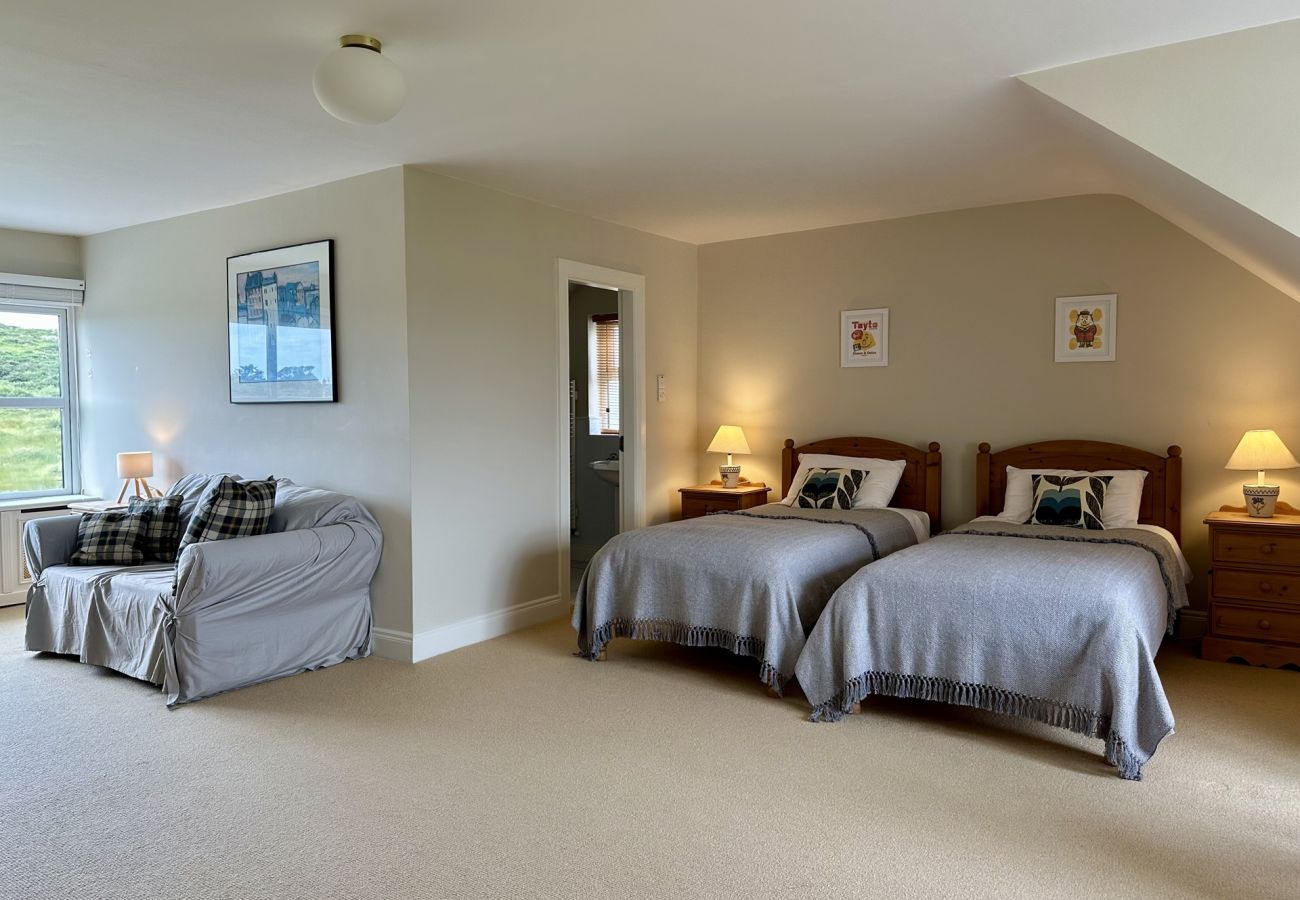 House in Ballyconneely - Grianán, Ballyconneely – Amazing Views and Space