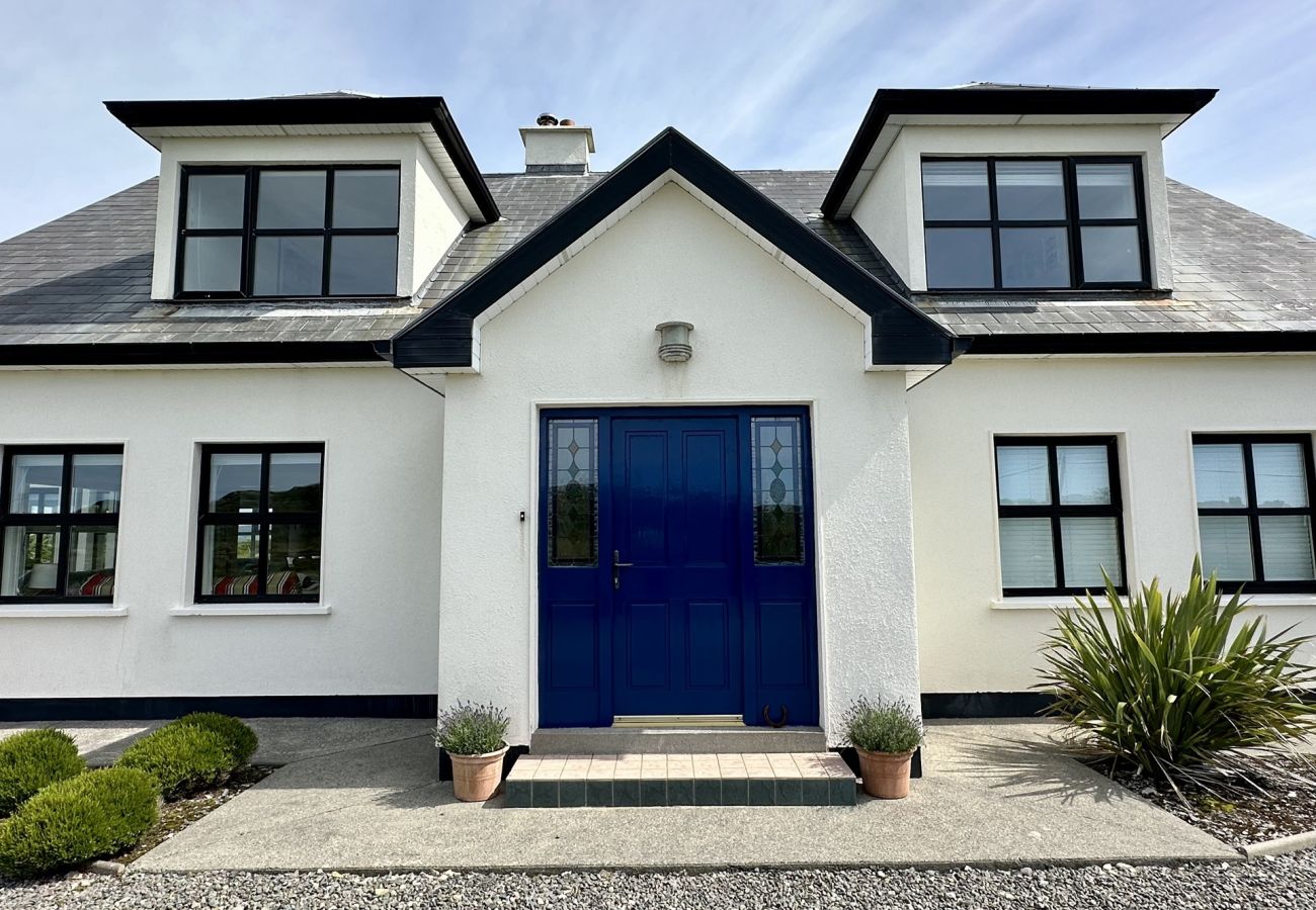 House in Ballyconneely - Grianán, Ballyconneely – Amazing Views and Space