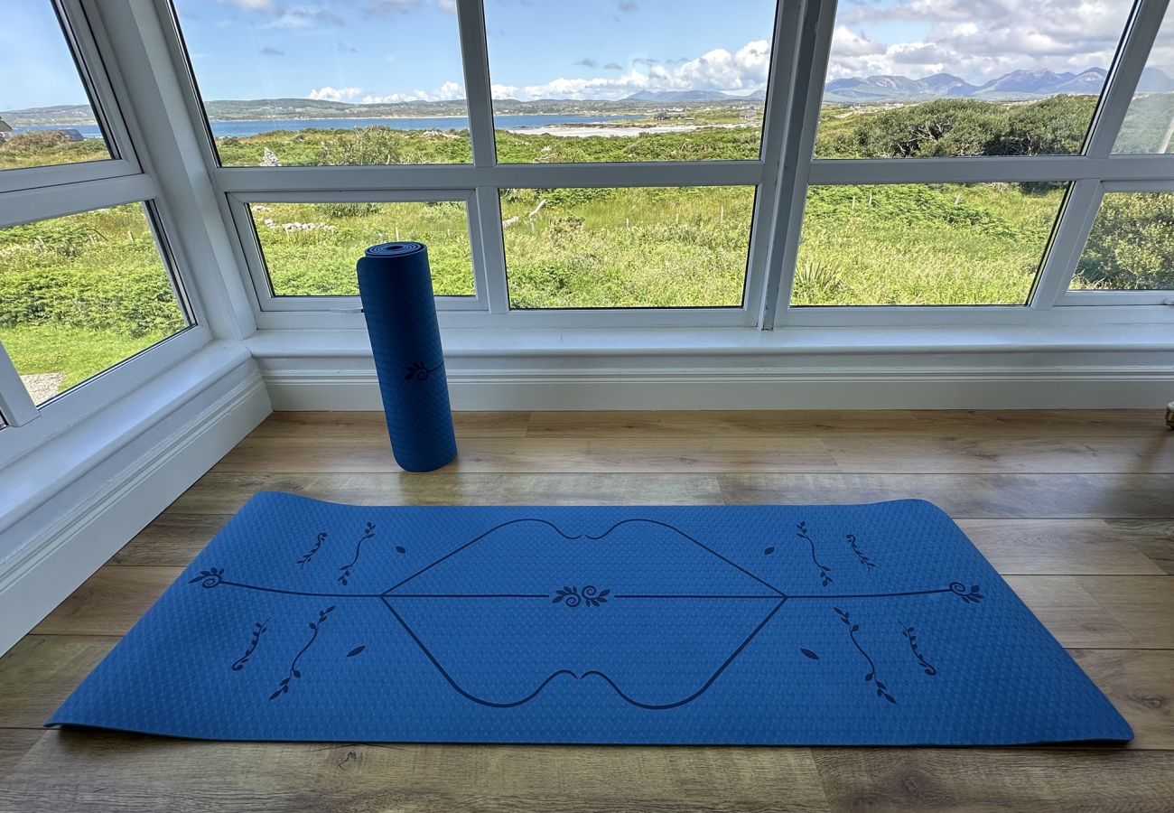 House in Ballyconneely - Grianán, Ballyconneely – Amazing Views and Space