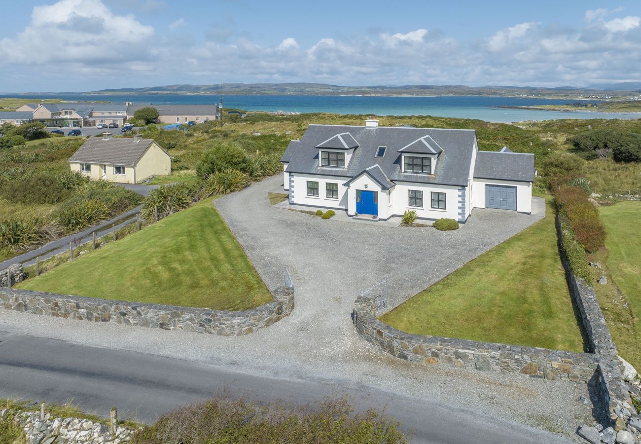 House in Ballyconneely - Grianán, Ballyconneely – Amazing Views and Space