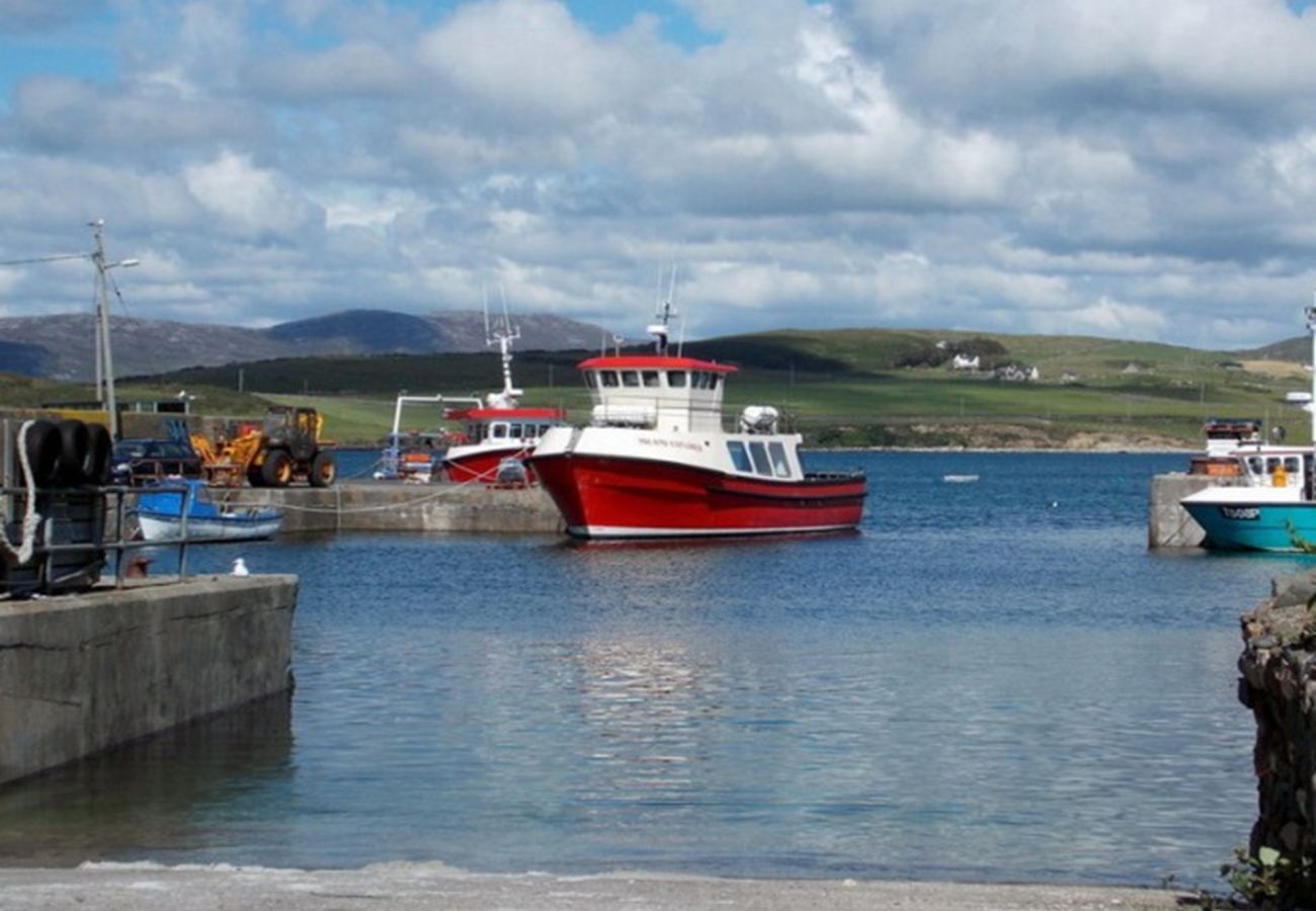 House in Cleggan - Hughs Cottage Panoramic Sea & Lake Views