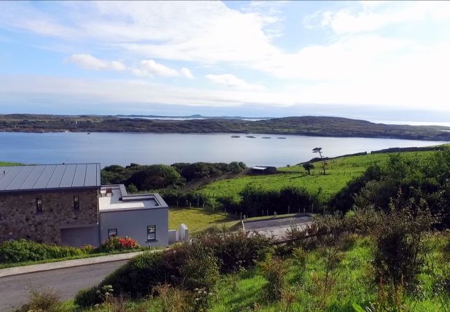 Villa in Clifden - Suaimhneas Villa with Castle and Sea Views  Villa in Clifden - Suaimhneas Villa with Castle and Sea Views