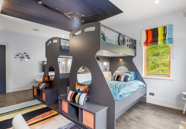 Villa in Clifden - Suaimhneas Villa with Castle and Sea Views  Villa in Clifden - Suaimhneas Villa with Castle and Sea Views