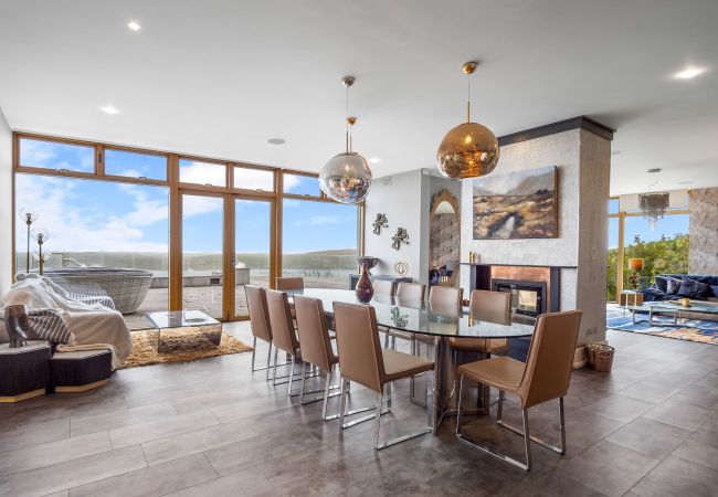 Villa in Clifden - Suaimhneas Villa with Castle and Sea Views  Villa in Clifden - Suaimhneas Villa with Castle and Sea Views