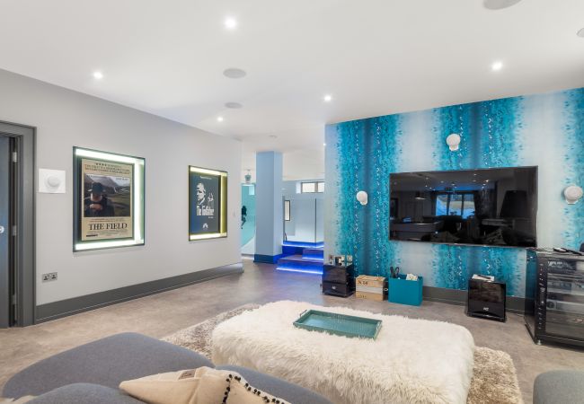 Villa in Clifden - Suaimhneas Villa with Castle and Sea Views  Villa in Clifden - Suaimhneas Villa with Castle and Sea Views