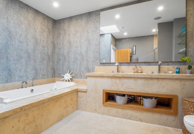 Villa in Clifden - Suaimhneas Villa with Castle and Sea Views  Villa in Clifden - Suaimhneas Villa with Castle and Sea Views