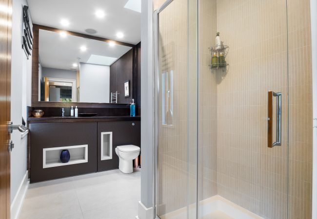 Villa in Clifden - Suaimhneas Villa with Castle and Sea Views  Villa in Clifden - Suaimhneas Villa with Castle and Sea Views