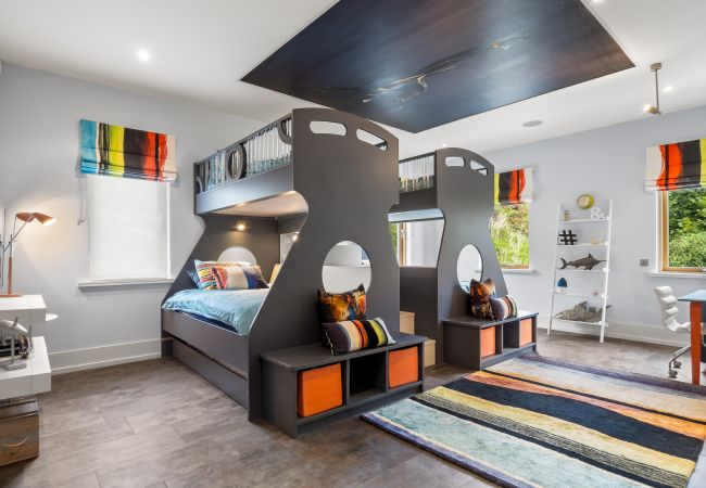 Villa in Clifden - Suaimhneas Villa with Castle and Sea Views  Villa in Clifden - Suaimhneas Villa with Castle and Sea Views