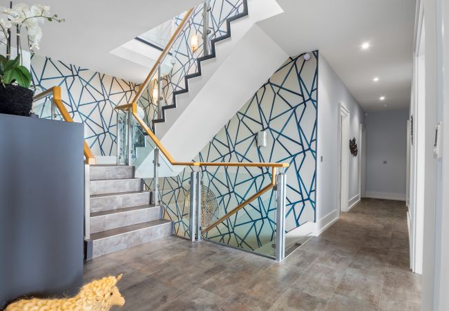 Villa in Clifden - Suaimhneas Villa with Castle and Sea Views  Villa in Clifden - Suaimhneas Villa with Castle and Sea Views