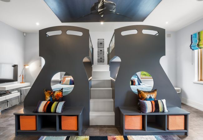 Villa in Clifden - Suaimhneas Villa with Castle and Sea Views  Villa in Clifden - Suaimhneas Villa with Castle and Sea Views