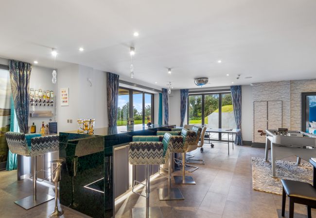 Villa in Clifden - Suaimhneas Villa with Castle and Sea Views  Villa in Clifden - Suaimhneas Villa with Castle and Sea Views