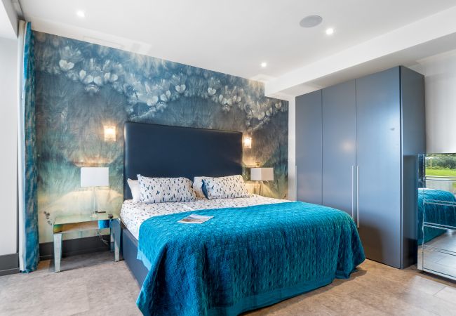 Villa in Clifden - Suaimhneas Villa with Castle and Sea Views  Villa in Clifden - Suaimhneas Villa with Castle and Sea Views