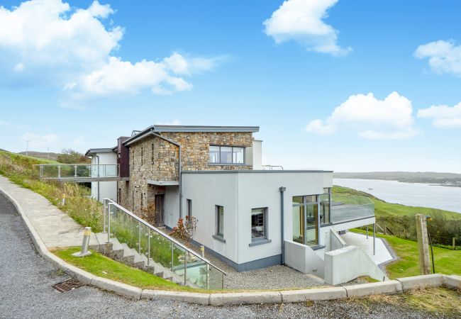 Villa in Clifden - Suaimhneas Villa with Castle and Sea Views  Villa in Clifden - Suaimhneas Villa with Castle and Sea Views