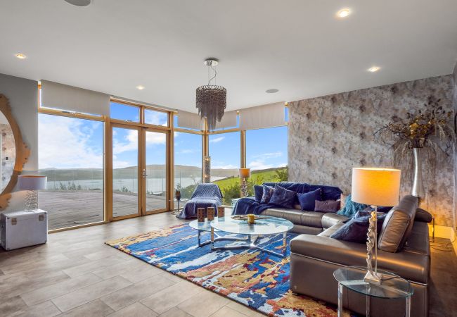Villa in Clifden - Suaimhneas Villa with Castle and Sea Views  Villa in Clifden - Suaimhneas Villa with Castle and Sea Views