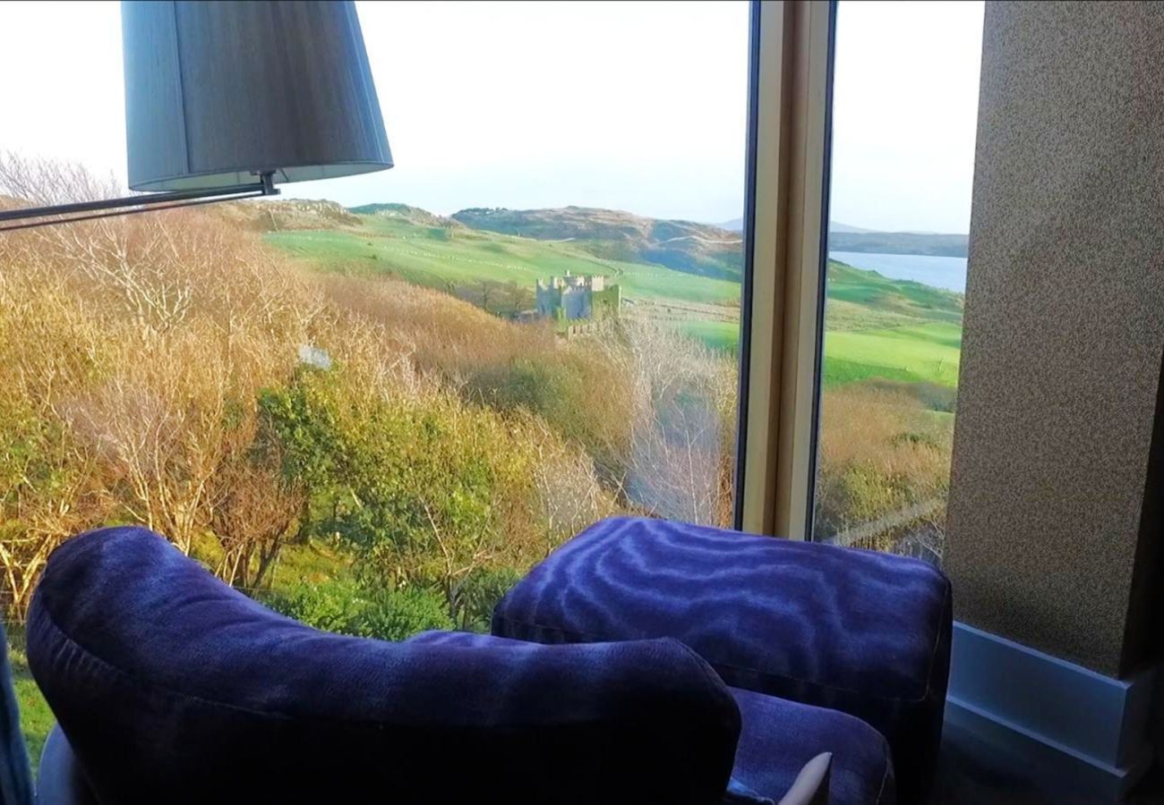 Villa in Clifden - Suaimhneas Villa with Castle and Sea Views 