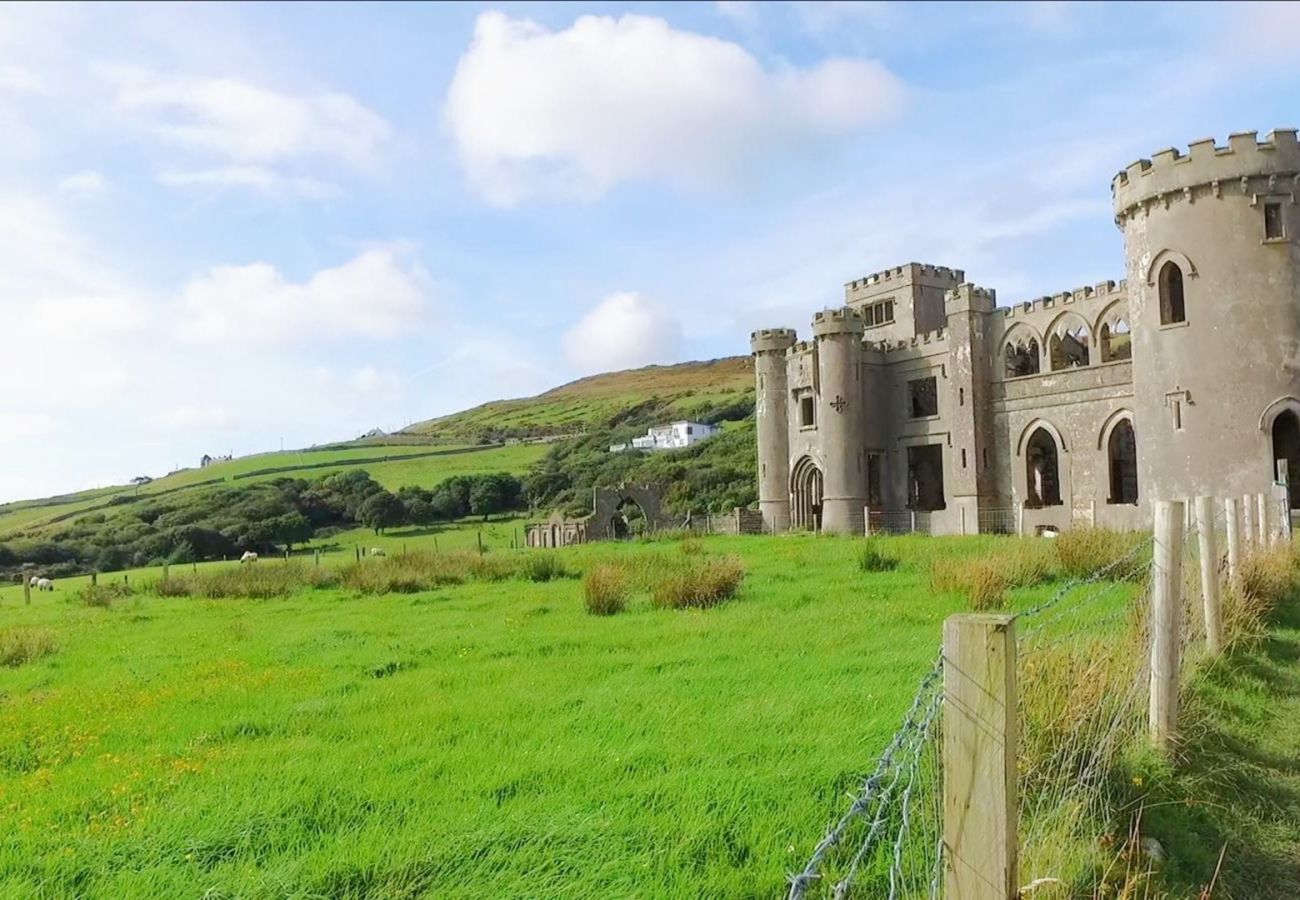 Villa in Clifden - Suaimhneas Villa with Castle and Sea Views 