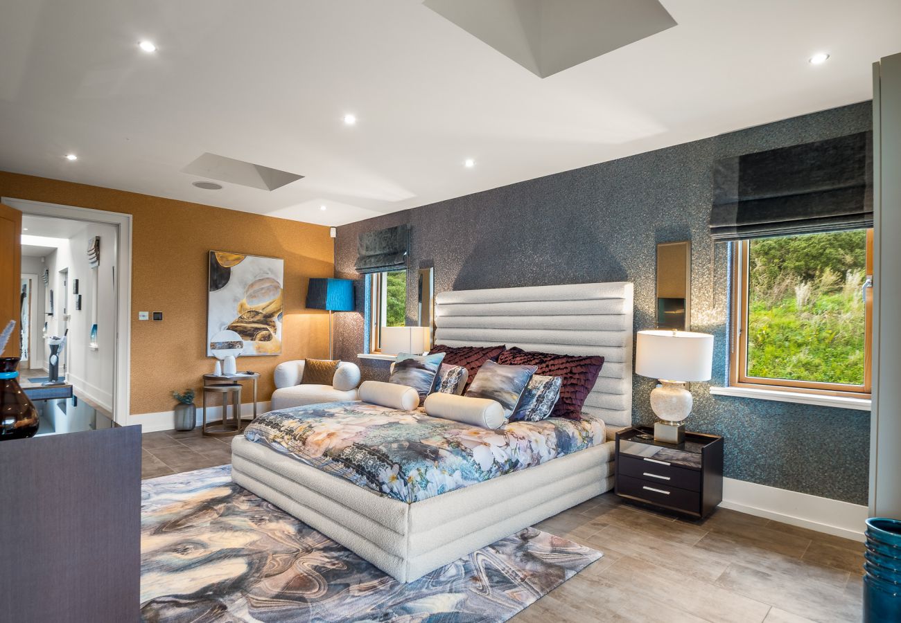 Villa in Clifden - Suaimhneas Villa with Castle and Sea Views 