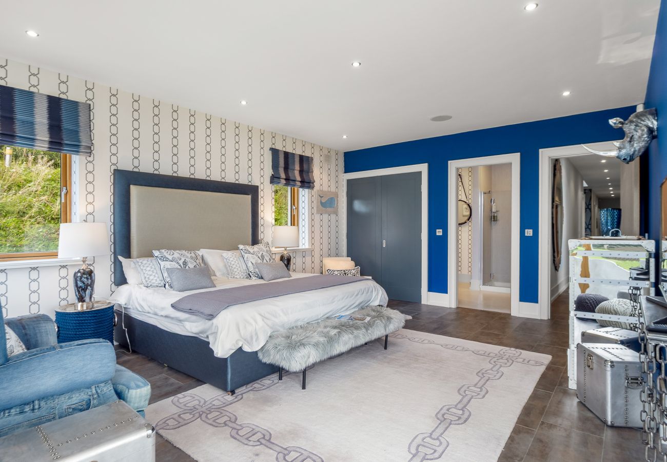 Villa in Clifden - Suaimhneas Villa with Castle and Sea Views 