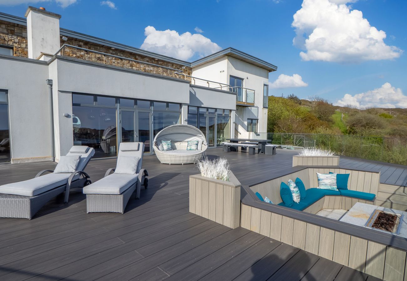 House in Clifden - Suaimhneas Villa with Castle and Sea Views 