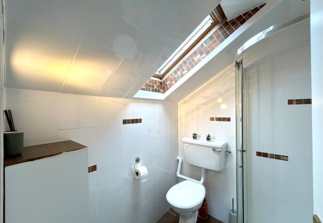 Cottage in Clifden - Set within the rolling green grounds is 93 Clifden Glen Cottage in Clifden - Set within the rolling green grounds is 93 Clifden Glen