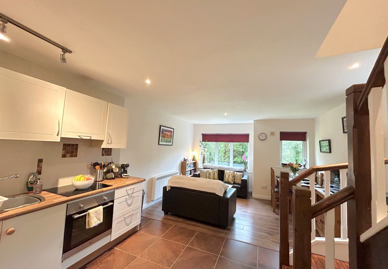 Cottage in Clifden - Set within the rolling green grounds is 93 Clifden Glen