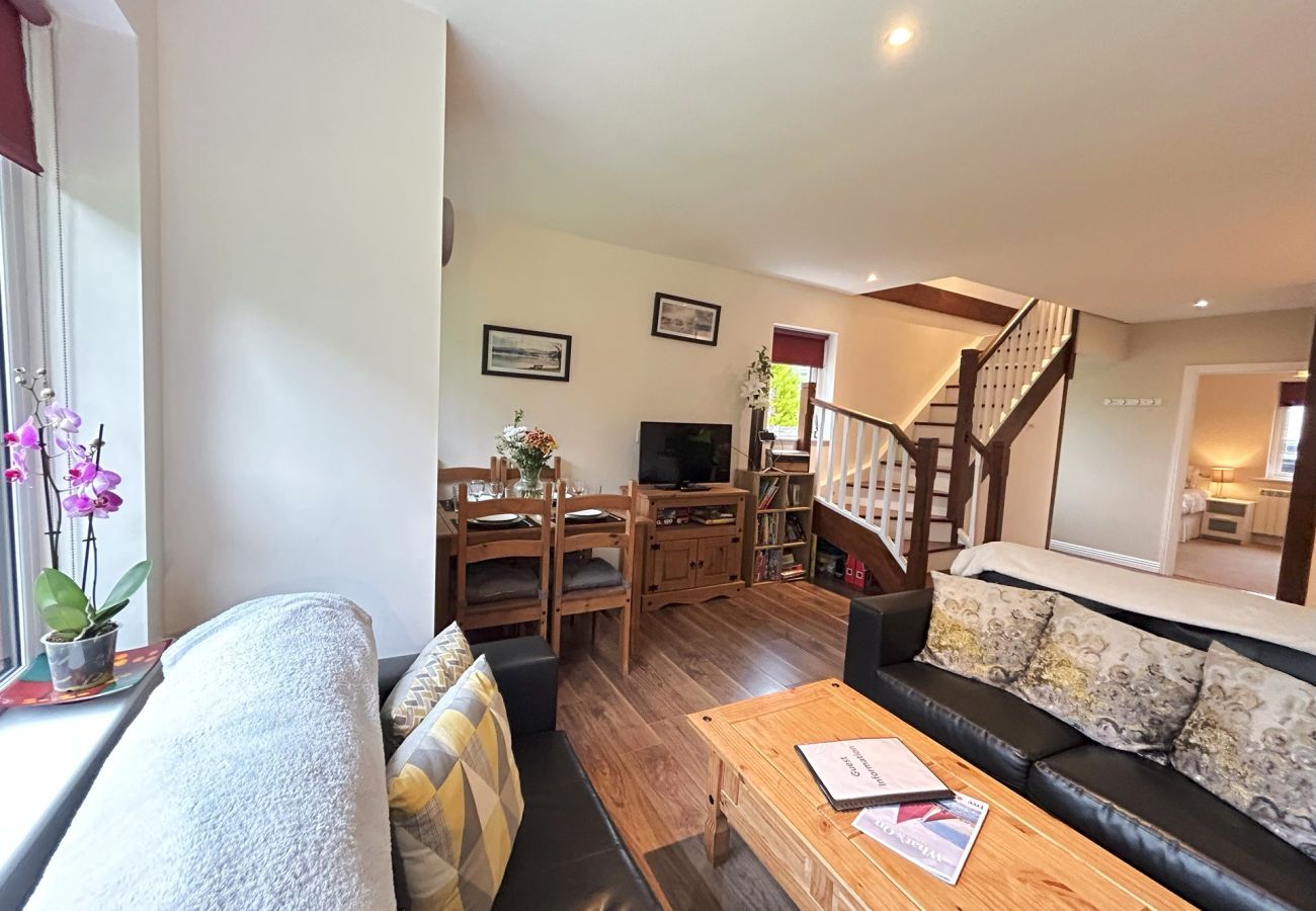 Cottage in Clifden - Set within the rolling green grounds is 93 Clifden Glen