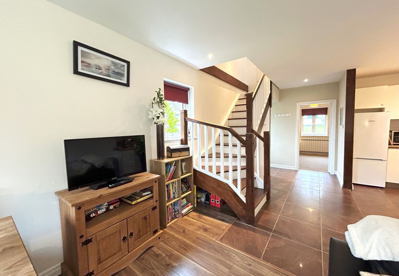 Cottage in Clifden - Set within the rolling green grounds is 93 Clifden Glen
