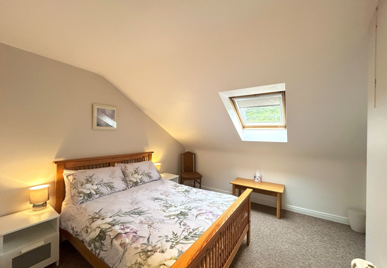 Cottage in Clifden - Set within the rolling green grounds is 93 Clifden Glen