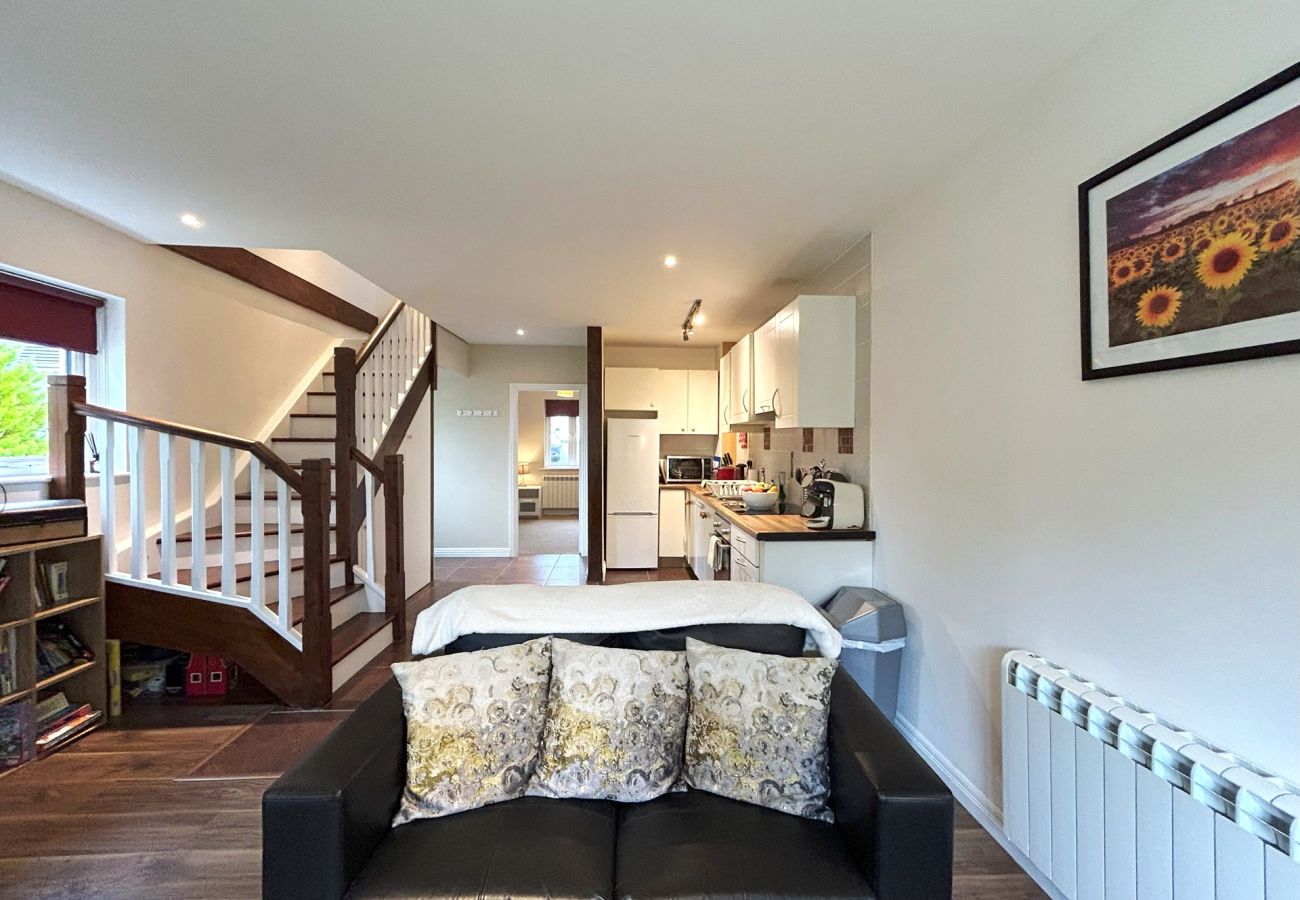 Cottage in Clifden - Set within the rolling green grounds is 93 Clifden Glen