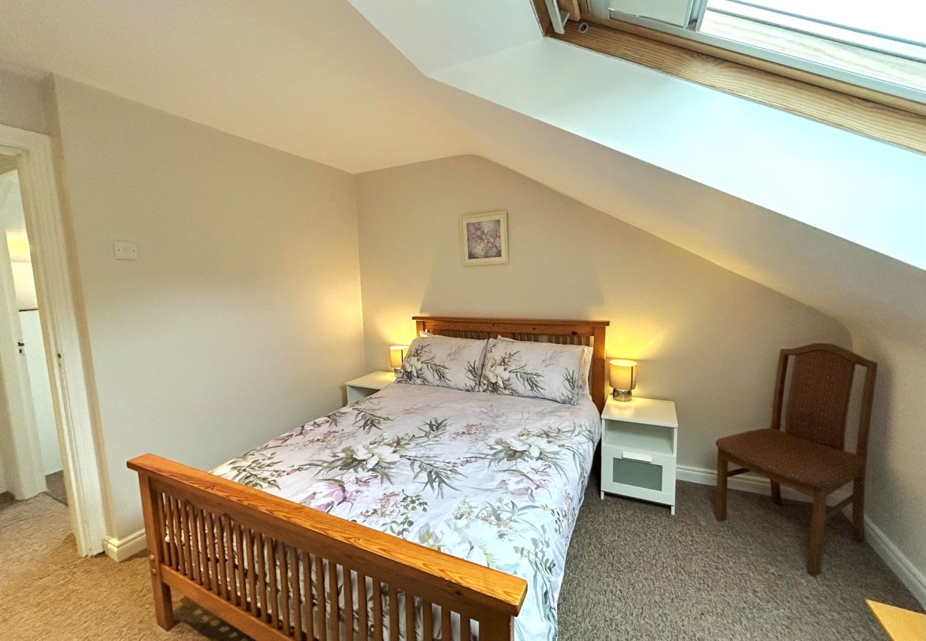 Cottage in Clifden - Set within the rolling green grounds is 93 Clifden Glen