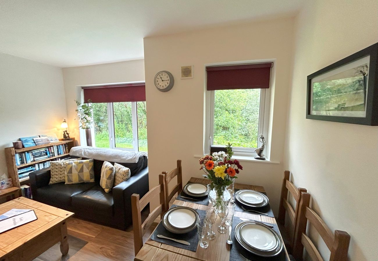Cottage in Clifden - Set within the rolling green grounds is 93 Clifden Glen