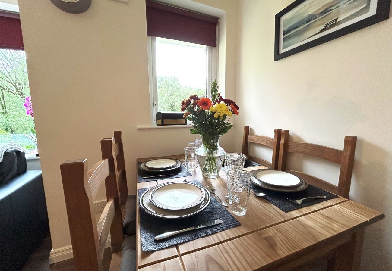 Cottage in Clifden - Set within the rolling green grounds is 93 Clifden Glen