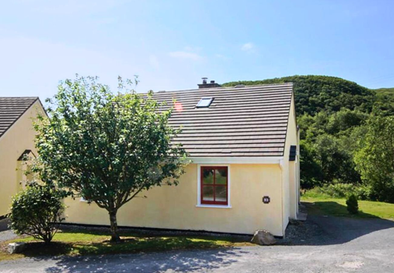 Cottage in Clifden - Set within the rolling green grounds is 93 Clifden Glen