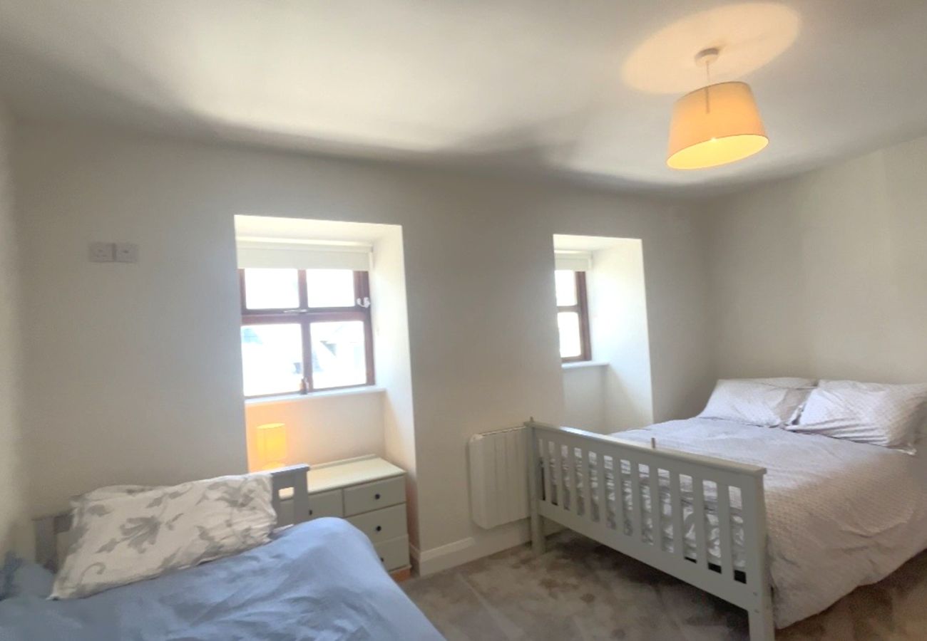 Apartment in Clifden - 17 Clifden Court getaway with free parking