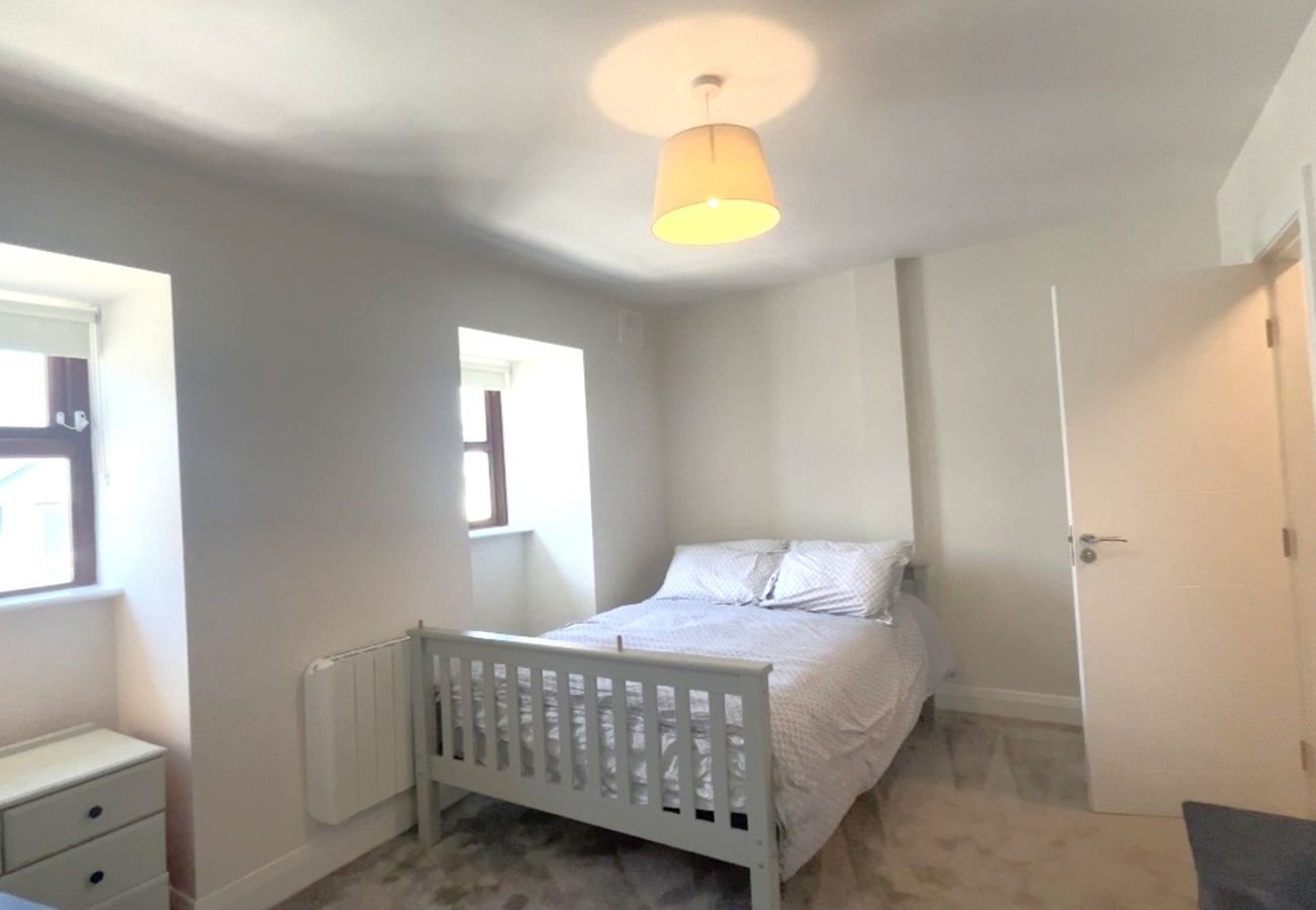 Apartment in Clifden - 17 Clifden Court getaway with free parking