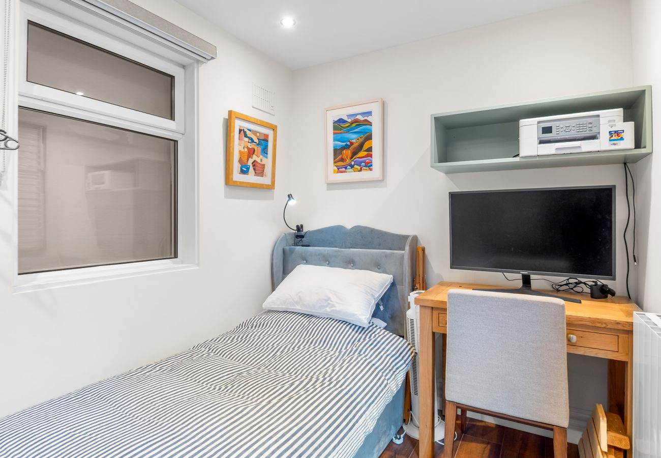 Apartment in Roundstone - A Coastal Haven at 2 Harbour View  Apartment in Roundstone - A Coastal Haven at 2 Harbour View