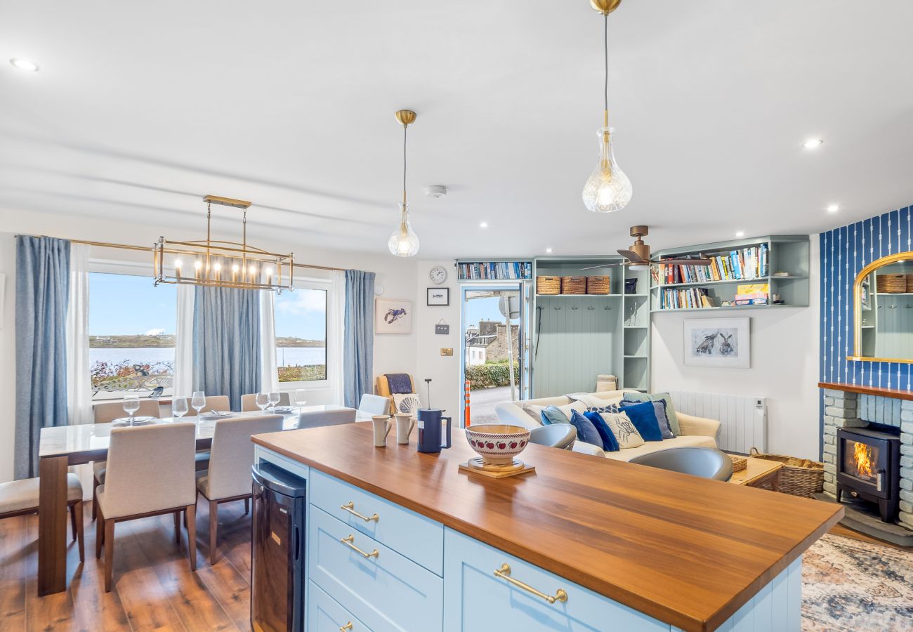 Apartment in Roundstone - A Coastal Haven at 2 Harbour View  Apartment in Roundstone - A Coastal Haven at 2 Harbour View