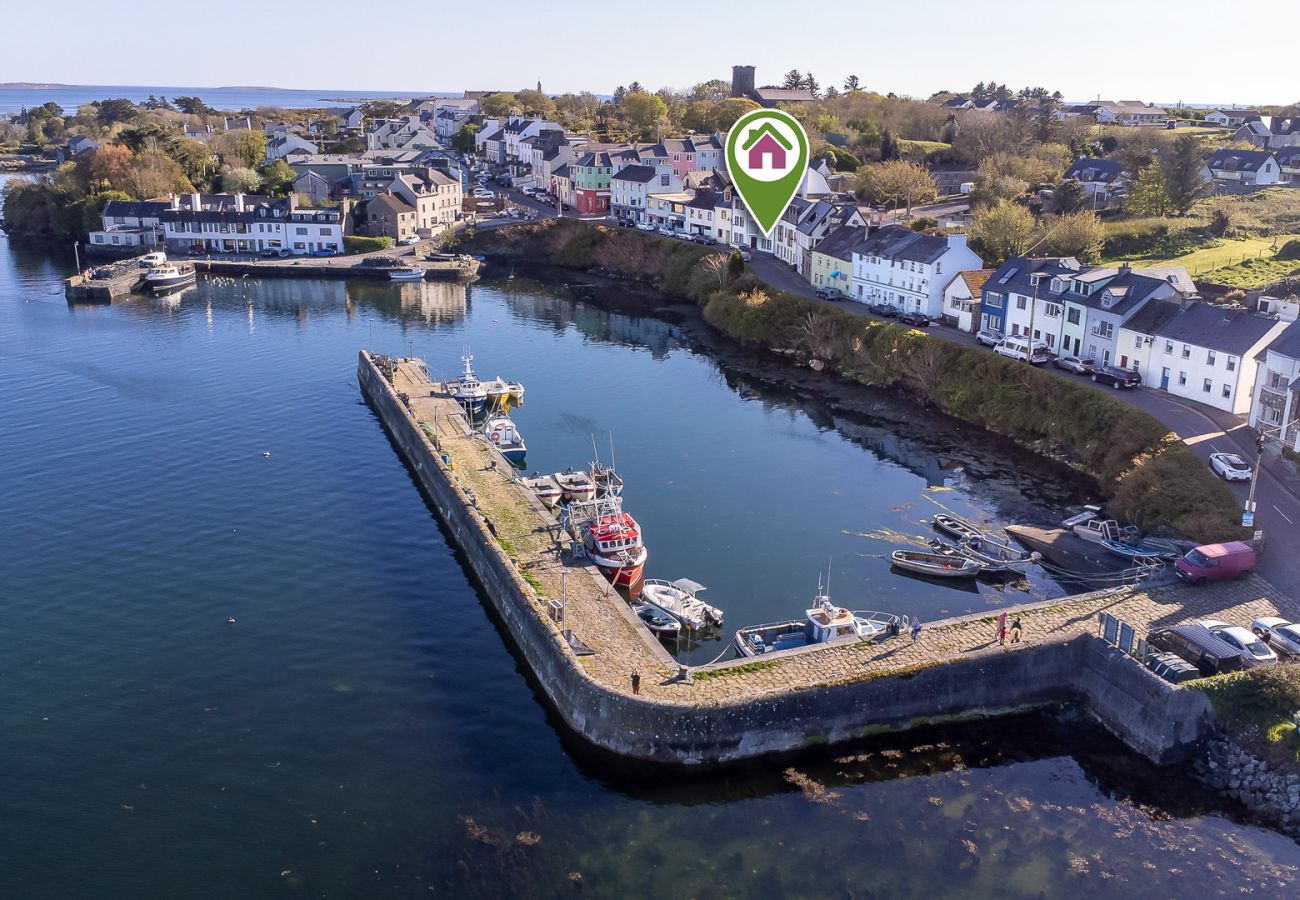 Apartment in Roundstone - A Coastal Haven at 2 Harbour View  Apartment in Roundstone - A Coastal Haven at 2 Harbour View
