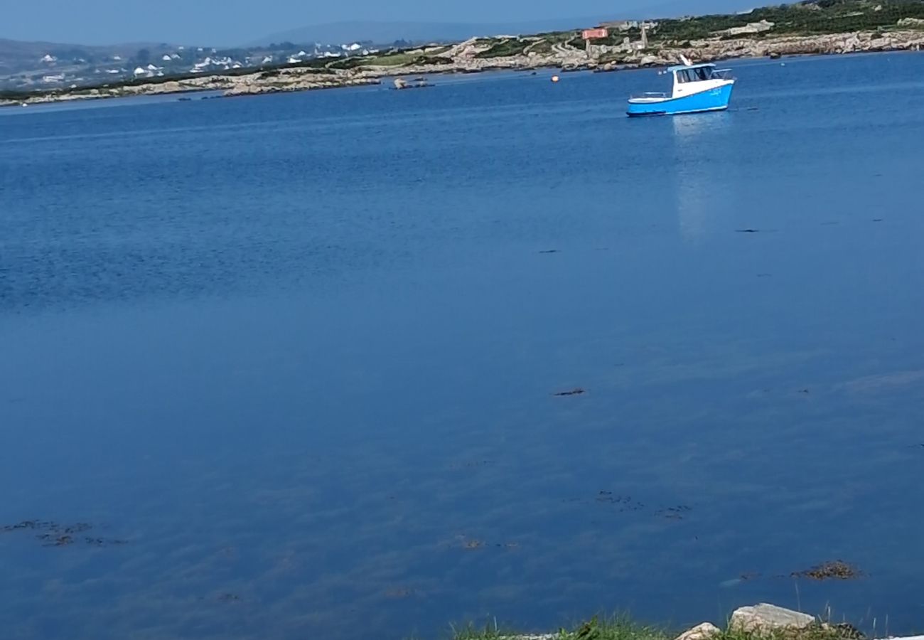 House in Carraroe - Luxury by the Water at St Thomas Bay