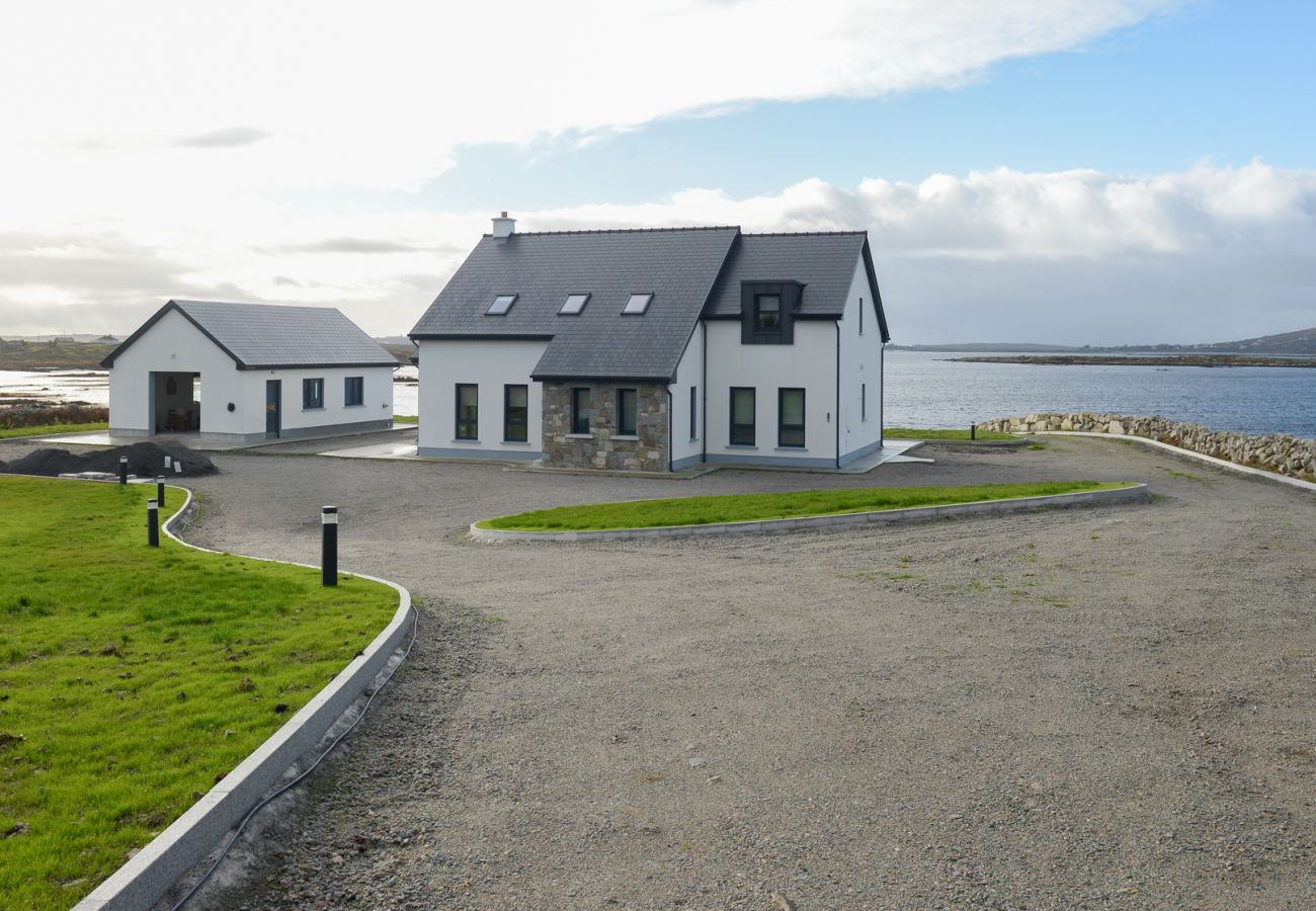 House in Carraroe -  St Thomas Bay Luxury by the Water at Carraroe